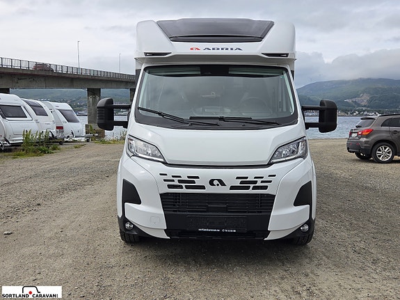 Adria MATRIX PLUS 670 SL - Fiat MultiJet3 140HP (103kW) HD 43H 8 of 30