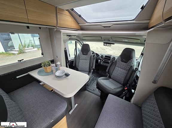 Adria MATRIX PLUS 670 SL - Fiat MultiJet3 140HP (103kW) HD 43H 10 of 30