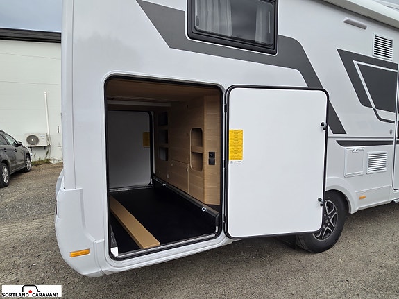 Adria MATRIX PLUS 670 SL - Fiat MultiJet3 140HP (103kW) HD 43H 9 of 30