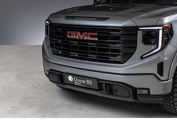 GMC Sierra 2 of 5