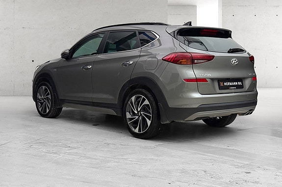 Hyundai Tucson 2 of 5
