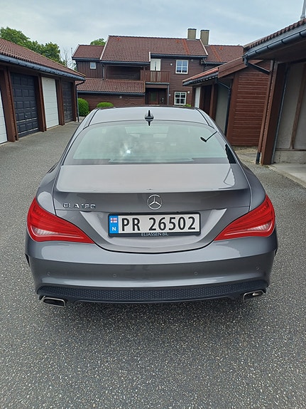 Mercedes-Benz CLA180 3 of 5