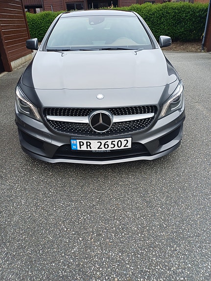 Mercedes-Benz CLA180 4 of 5