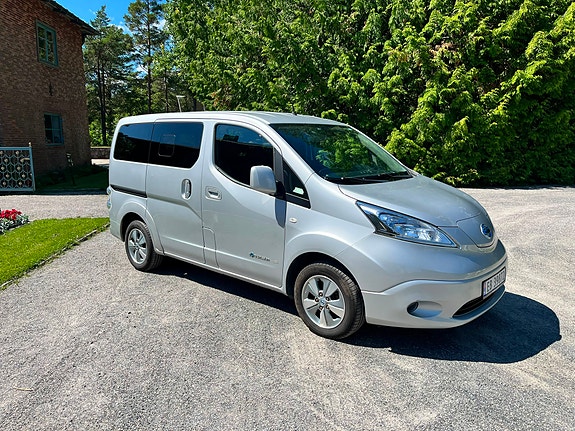 Nissan e-NV200 2 of 14