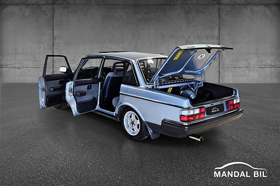 Volvo 240 5 of 5