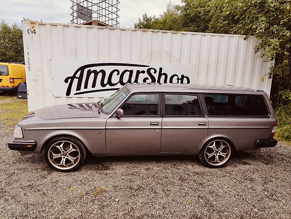 Volvo 240 4 of 5