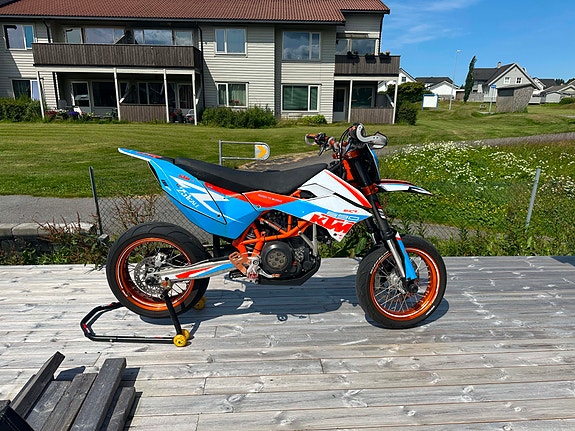 KTM 690 SMC R 5 of 5