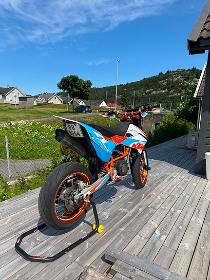 KTM 690 SMC R 3 of 5