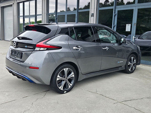 Nissan Leaf 4 of 5