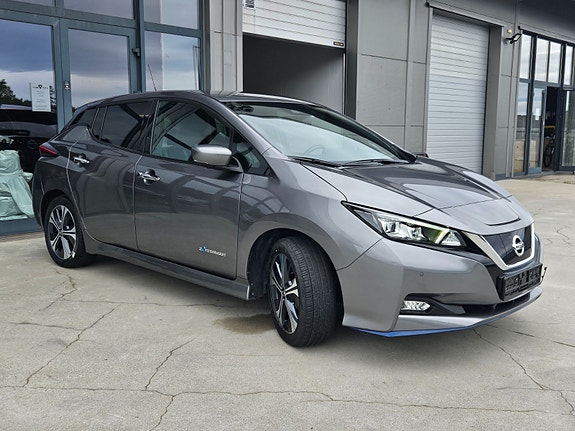 Nissan Leaf 2 of 5