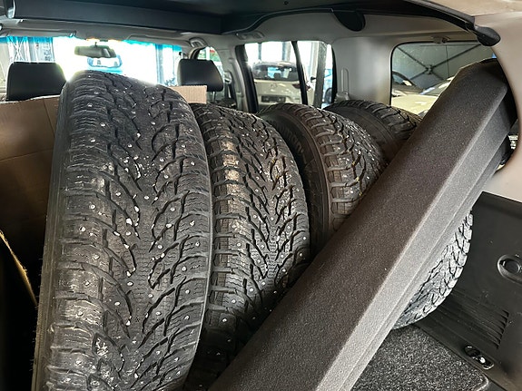 Nissan Pathfinder 25 of 30