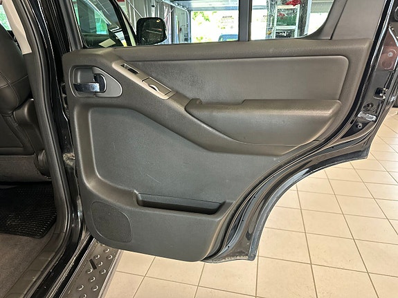 Nissan Pathfinder 11 of 30