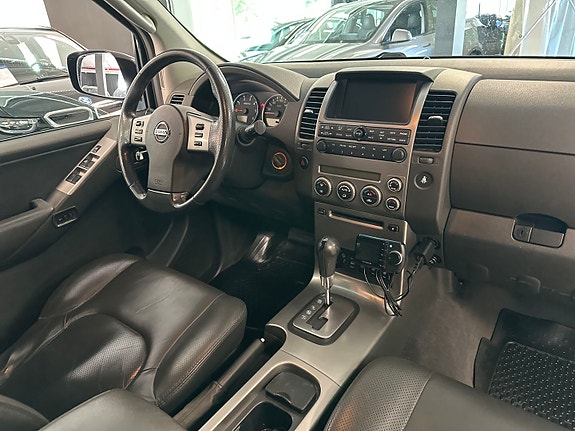 Nissan Pathfinder 14 of 30