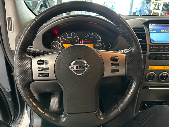 Nissan Pathfinder 24 of 30
