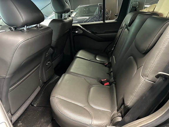 Nissan Pathfinder 15 of 30