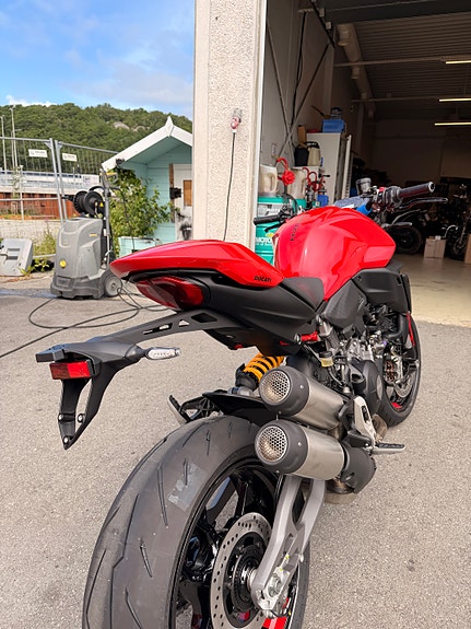 Ducati Monster + 5 of 12
