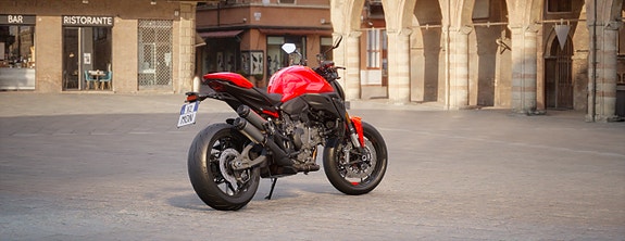 Ducati Monster + 11 of 12