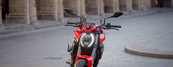 Ducati Monster + 10 of 12
