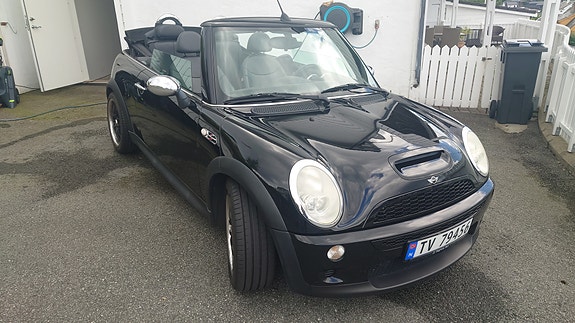 MINI Cooper S 2 of 5