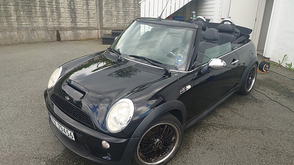 MINI Cooper S 3 of 5