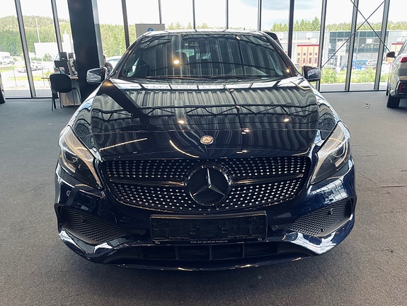 Mercedes-Benz A180 2 of 14