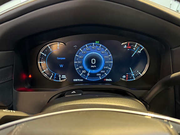 Cadillac Escalade 14 of 26