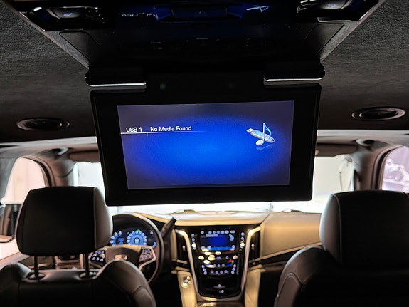 Cadillac Escalade 21 of 26