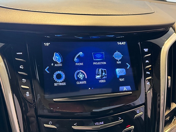 Cadillac Escalade 22 of 26