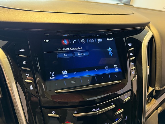 Cadillac Escalade 23 of 26