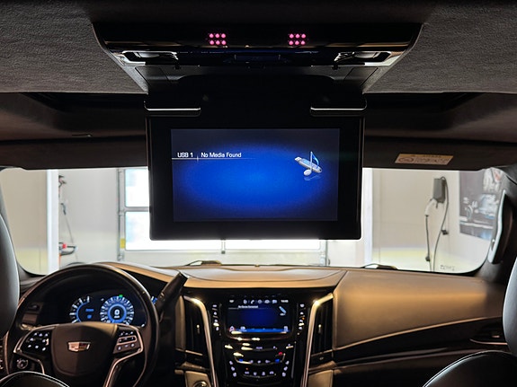 Cadillac Escalade 20 of 26