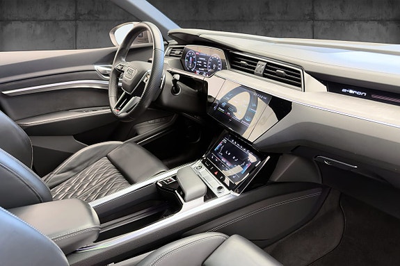 Audi e-tron Sportback 16 of 28