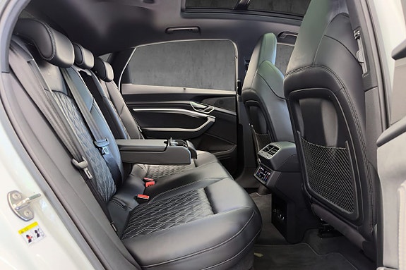 Audi e-tron Sportback 18 of 28