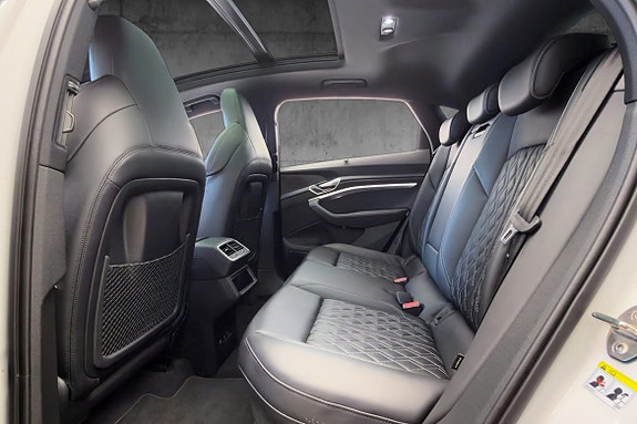 Audi e-tron Sportback 13 of 28