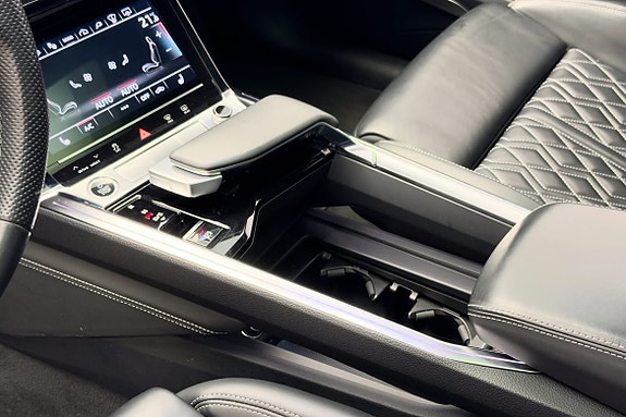Audi e-tron Sportback 25 of 28