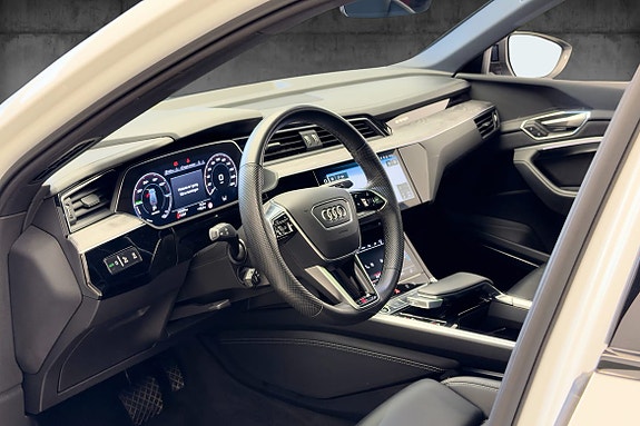 Audi e-tron Sportback 24 of 28