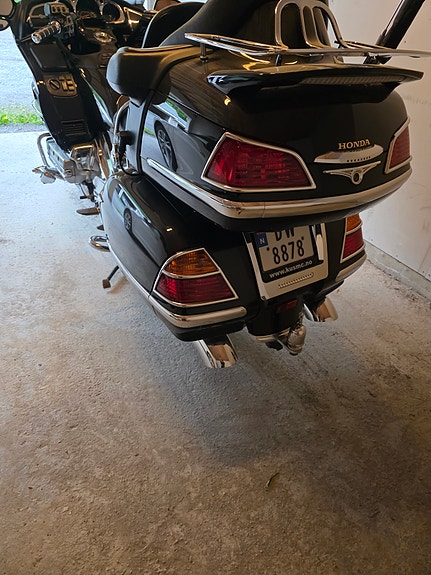 Honda GL 1800 Goldwing 3 of 5