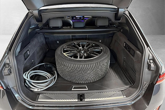 BMW i5 29 of 30