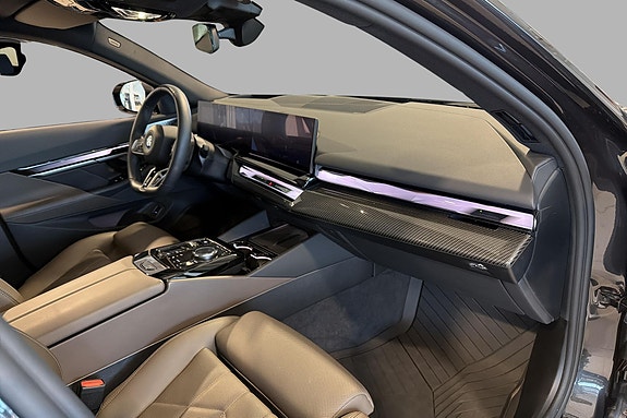 BMW i5 12 of 30
