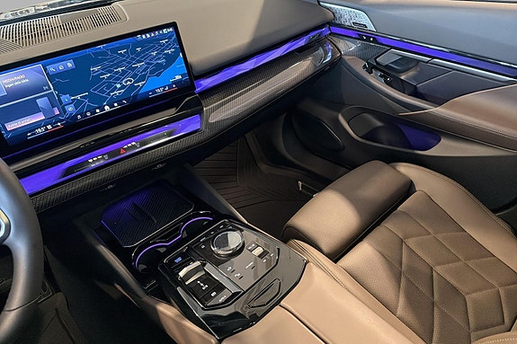 BMW i5 14 of 30