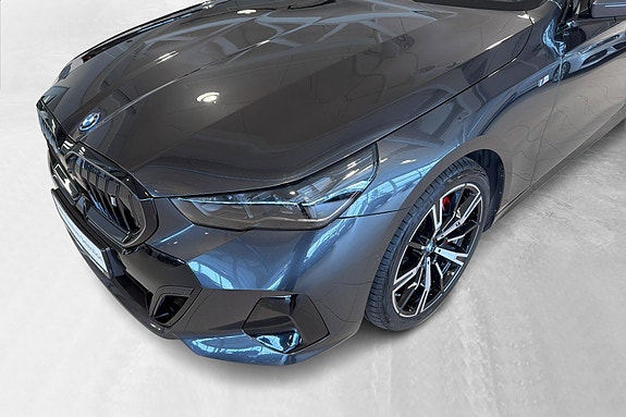 BMW i5 3 of 5