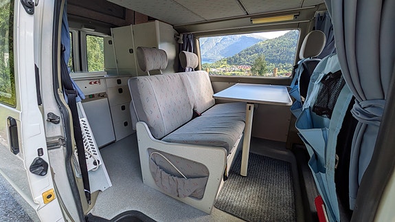Volkswagen Transporter 3 of 5