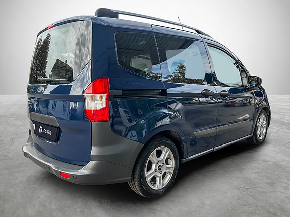 Ford Transit Courier 5 of 5