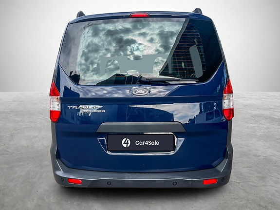 Ford Transit Courier 4 of 5