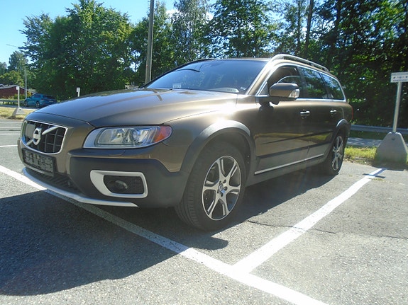 Volvo XC70 2 of 5
