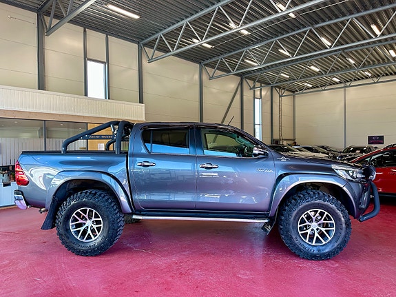 Toyota HiLux 6 of 30