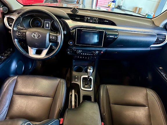 Toyota HiLux 20 of 30