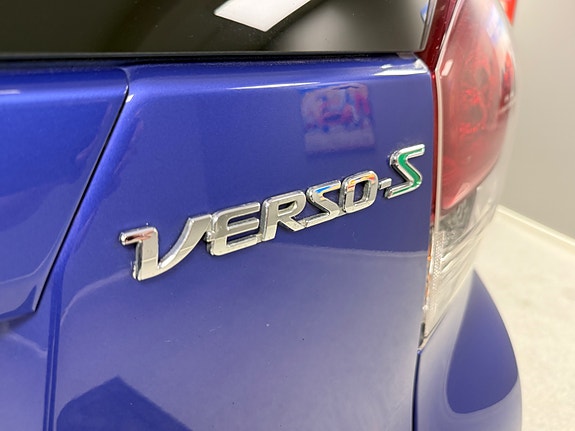 Toyota Verso-S 12 of 30