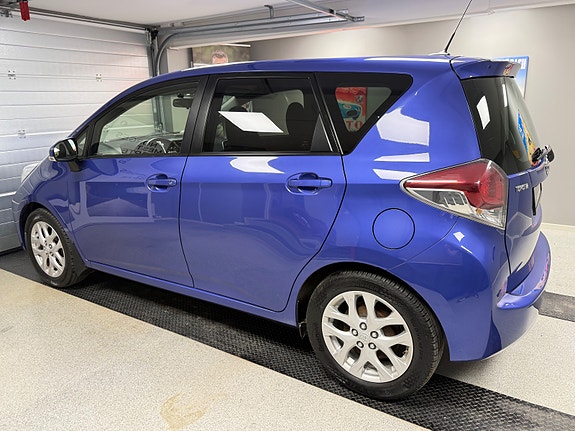 Toyota Verso-S 9 of 30