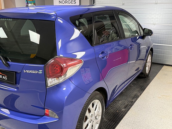 Toyota Verso-S 11 of 30