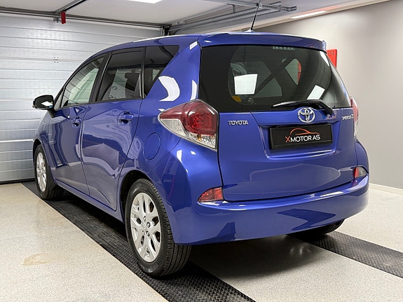 Toyota Verso-S 8 of 30